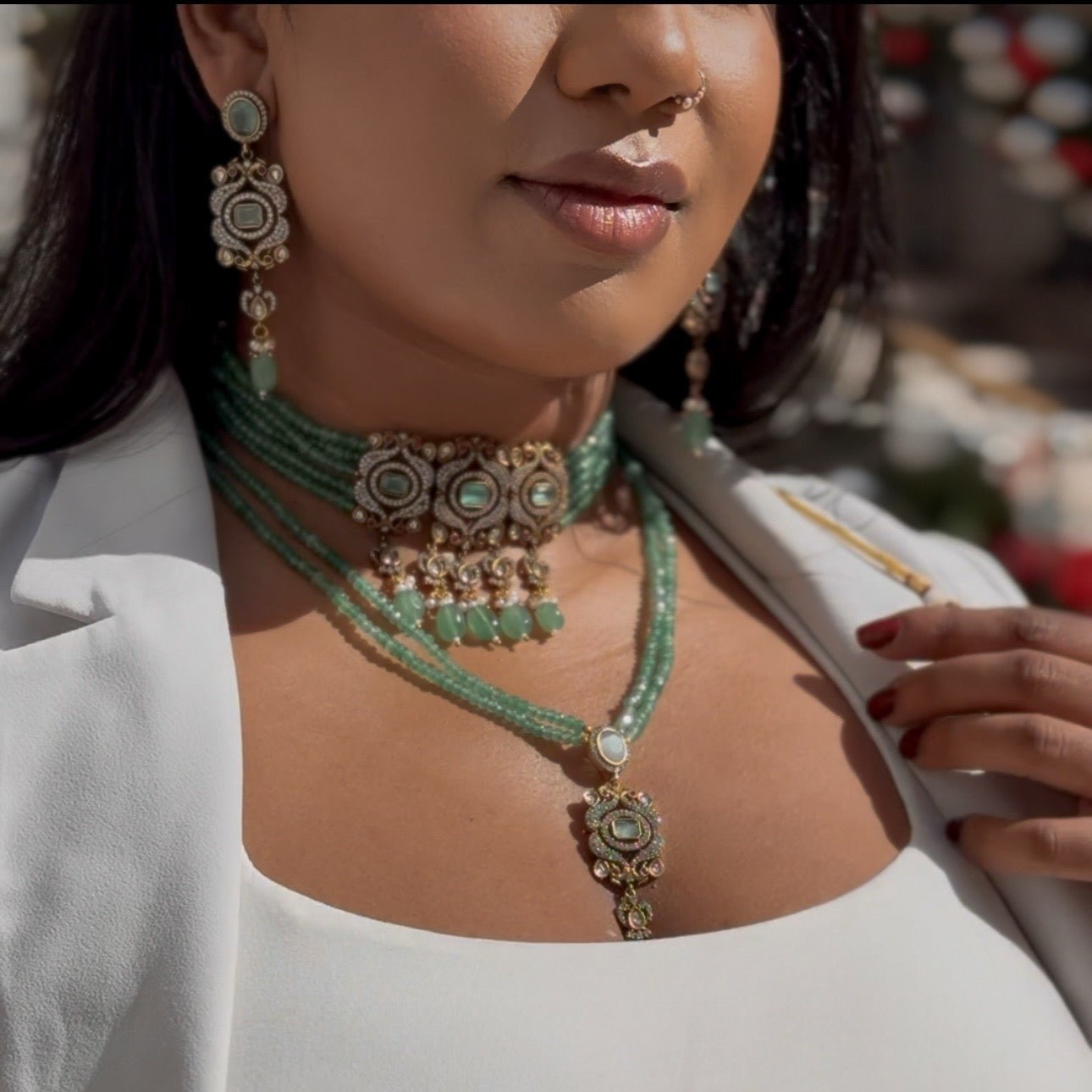 Rose Necklace, a stunning homage to Édith Piaf’s timeless love song La vie en rose, where elegance meets artistic expression. This luxurious long necklace features a striking rectangular pendant adorned with kundan stones and gold accents, evoking a sense of romantic sophistication and Parisian charm.