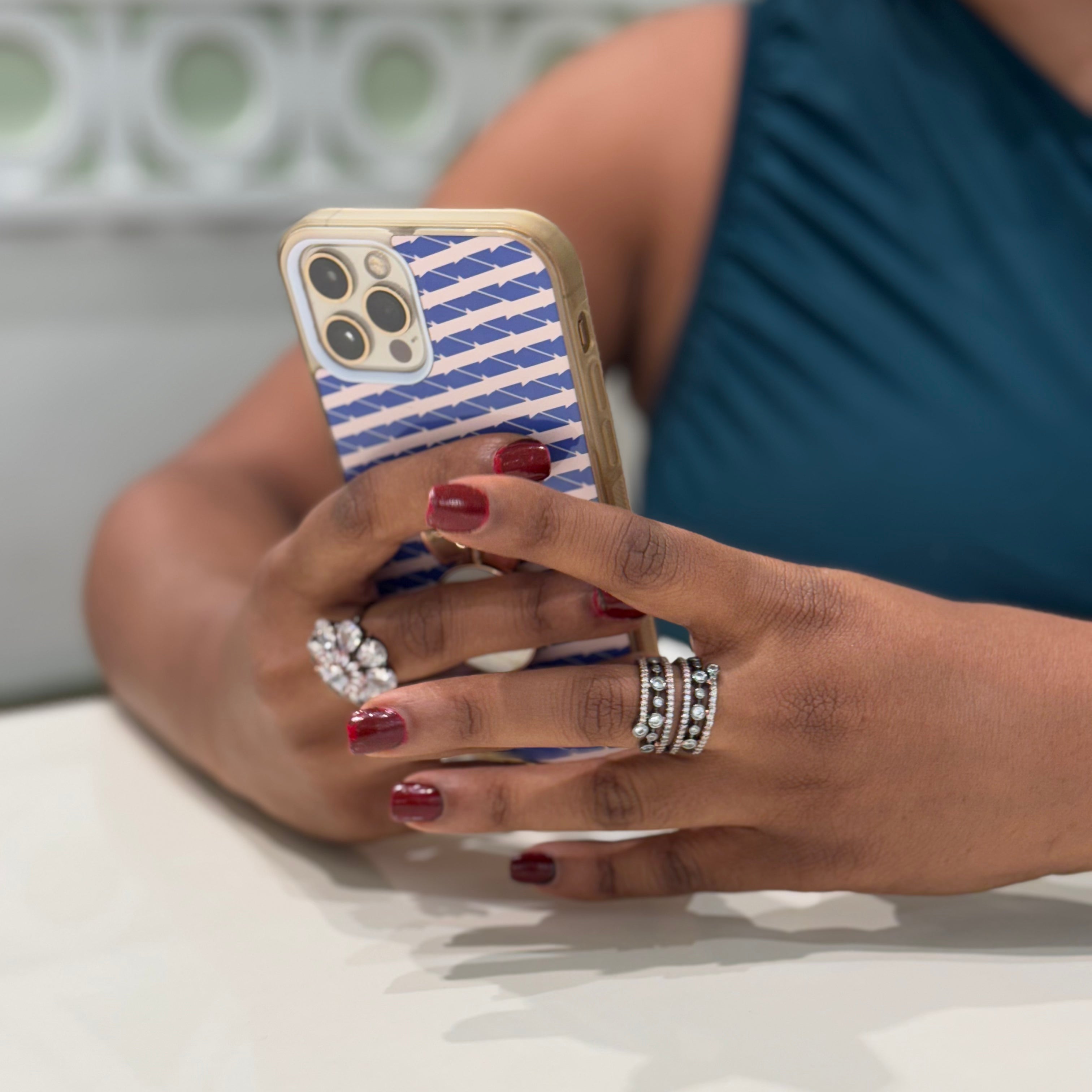 Mitsouko Ring is a dazzling celebration of beauty, sophistication, and luxury. This exquisite ring features radiant white and champagne crystals, expertly set to capture light with every movement. The shimmering crystals are beautifully complemented by the lustrous finish of rhodium and rose gold plating, creating a harmonious fusion of classic and contemporary elegance.