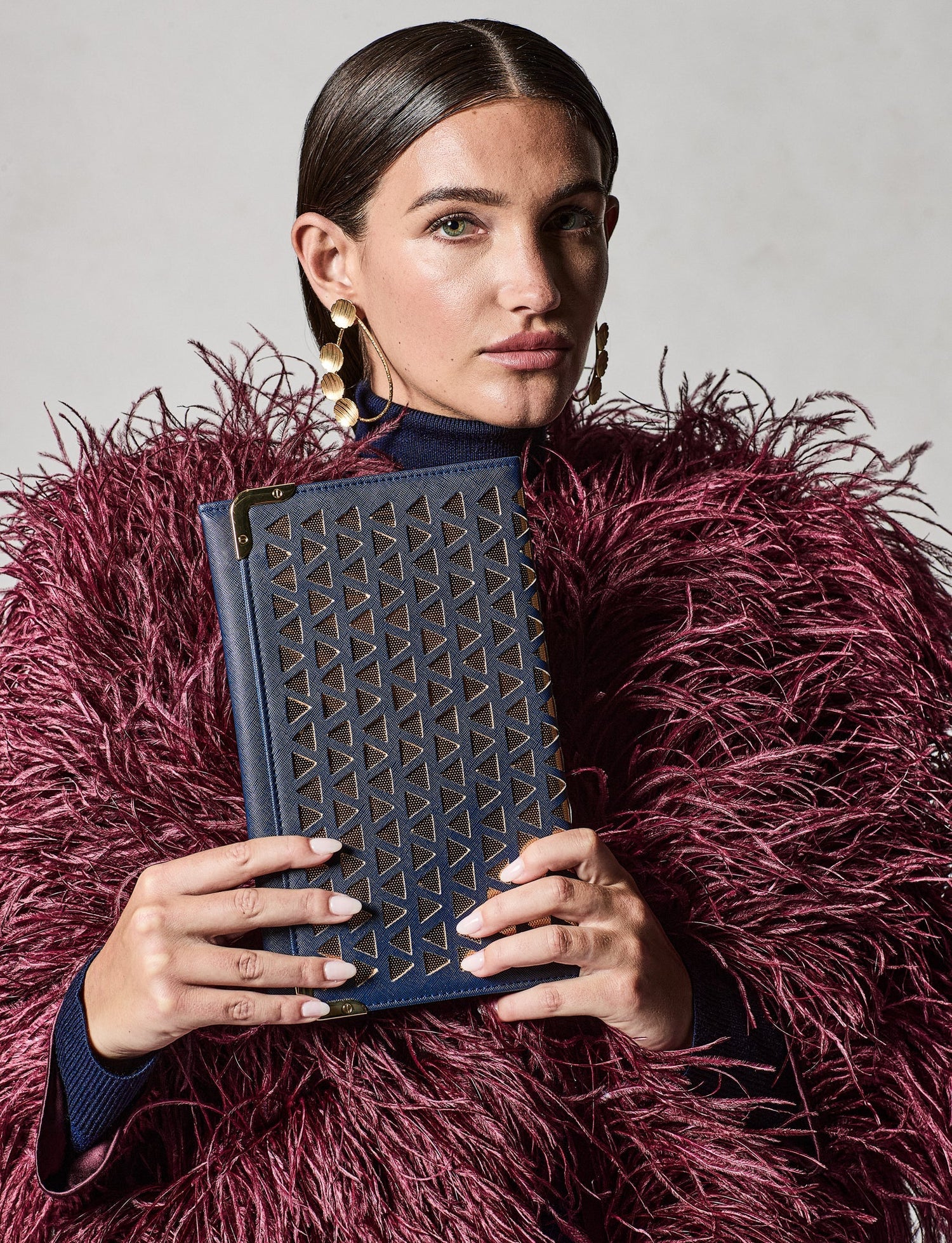 Pochette - Veronica Tharmalingam