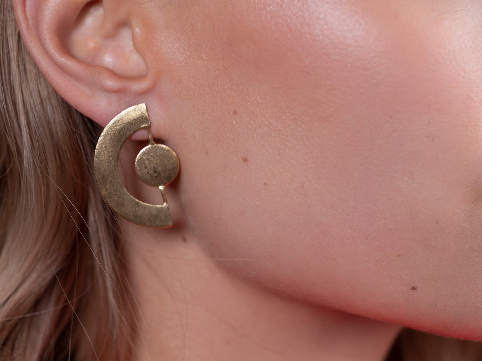Halo Earrings - Earrings - Veronica Tharmalingam